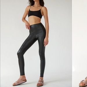 NWT Aritzia Wilfred Free Daria Faux Leather Leggings